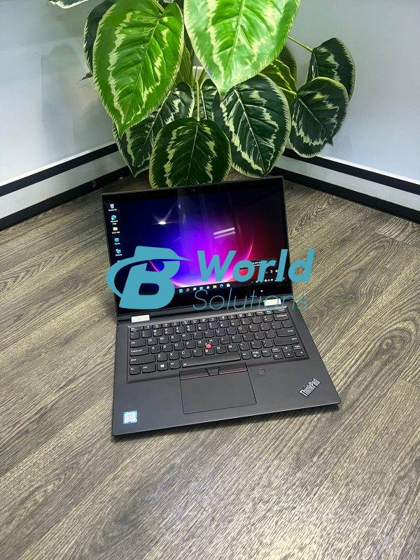 Lenovo ThinkPad X390 Core i5 8th Gen 16GB RAM 256GB SSD 13.3″ Display