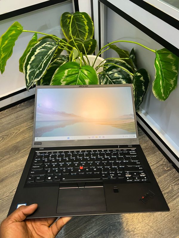 Lenovo Thinkpad X1 Carbon 14 Inch FHD 1080P Laptop, 8th Gen Intel 4-Core i7-8550U up to 4.0GHz, Intel UHD 620, 16GB DDR4 RAM, 512GB SSD, Backlit Keyboard, FP Reader, Windows 11 (Renewed)