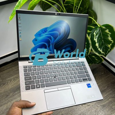 HP ZBook Firefly G8 14" Mobile Workstation - Full HD - 1920 x 1080 - Intel Core i7 11th Gen i7- 1185G7-16 GB RAM - 512 GB SSD Operating system: Windows 11 Pro 64- bits Edition