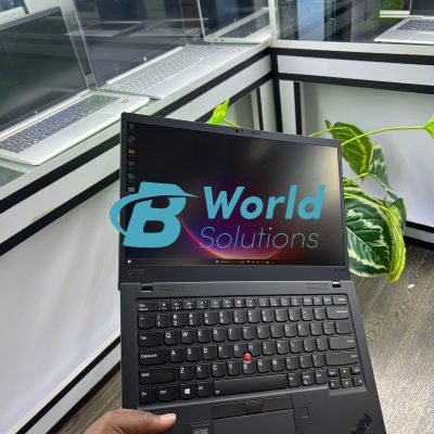 Lenovo ThinkPad X1 Carbon Core i7 10th Gen 16GB RAM 512GB SSD 14″ FHD IPS Touch Display
