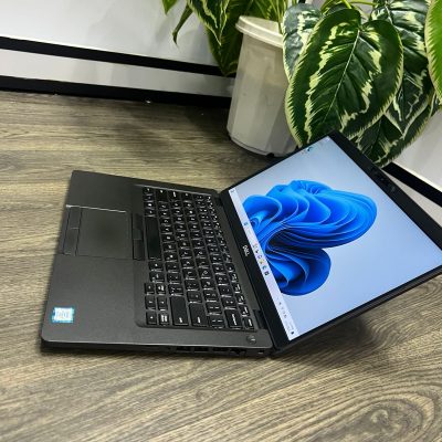Dell Latitude 5400 Intel Core i7 8th Gen 16GB RAM 256GB SSD 14 Inch FHD Touchscreen Display