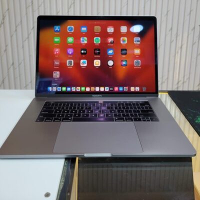 MacBook Pro Core i7 16GB RAM 512GB SSD (2017) 4 GB GRAPHICS