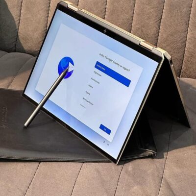 2020 HP Spectre x360: 11th Gen Core i7-1165G7, 13.5 inches OLED 3K2K Touch Display, 1TB SSD, 16GB RAM, Intel Evo Platform,