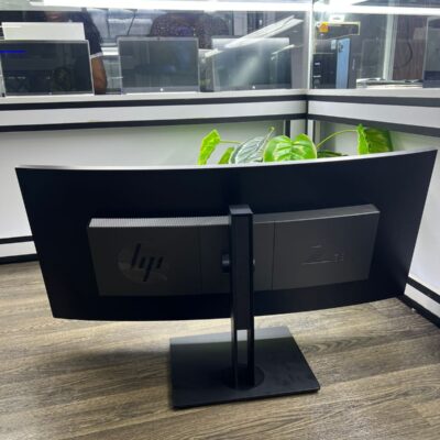 HP Z38c 37.5" UWQHD+ Curved LED-Backlit LCD Monitor, 14msResponse Time, BrightView Panel, Tilt & Height Adjustable, Swivel Stand,1 DisplayPort 1.2 / 1 HDMI 2.0 / USB Type-C, Black