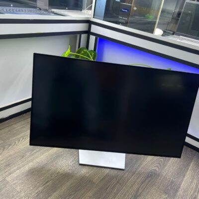 Dell UltraSharp U3223QE 31.5" 4K UHD WLED LCD Monitor - 16:9 - Black, Silver