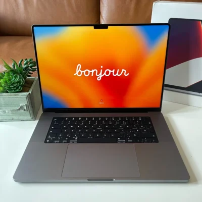 Apple 2021 MacBook Pro (16.2-inch, M1 Pro chip with 10‑core CPU and 16‑core GPU, 16GB RAM, 512GB SSD) - Space Gray
