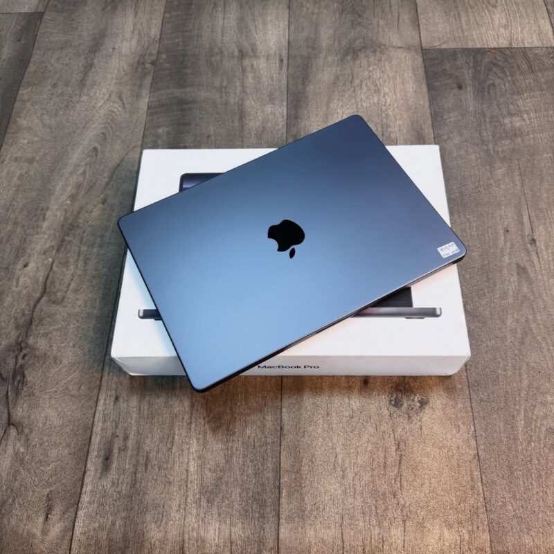 Apple MacBook Pro M5 14” 10-Core CPU 10-Core GPU 16-Core Neural Engine 24GB Unified RAM - 1TB SS (3)