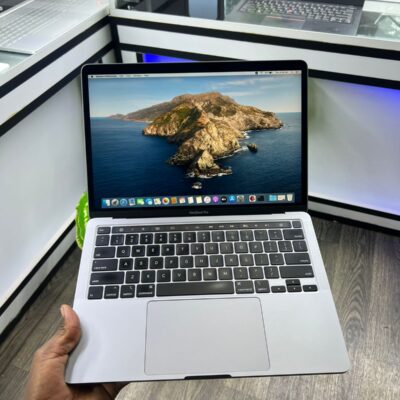 Apple MacBook Pro (13-inch, 2020, Four Thunderbolt 3 ports) 