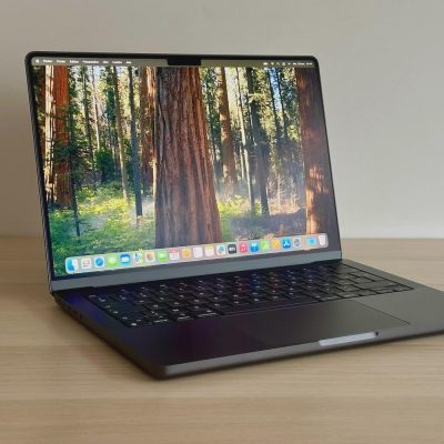 Apple 2025 MacBook Pro Laptop with M5 chip with 10‑core CPU and 10‑core GPU: Built for Apple Intelligence, 14.2-inch Liquid Retina XDR Display, 16GB Unified Memory, 1TB SSD Storage; Space Black