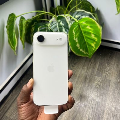 iPhone Air 256 GB: Thinnest iPhone Ever, 16.63 cm (6.5″) Display with Promotion up to 120Hz, Powerful A19 Pro Chip, Center Stage Front Camera, All-Day Battery Life; Light Gold