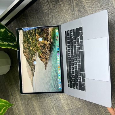 Mac-Book Pro A1990 (2019) Laptop With 15.4-Inch Full HD Display, Core i9 Processor/Quad Core/32GB RAM/1000GB SSD/4GB Graphics/macOS English Space Grey- Renewed