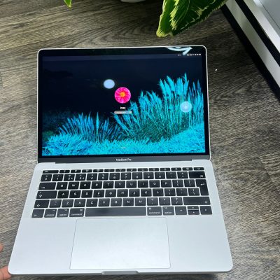 Apple Mid 2017 MacBook Pro with 2.8GHz Intel Core i7, 13.3-inch, 16GB RAM, 256GB Space Gray (Renewed) Model: MacBook Pro (13-inch, 2017),