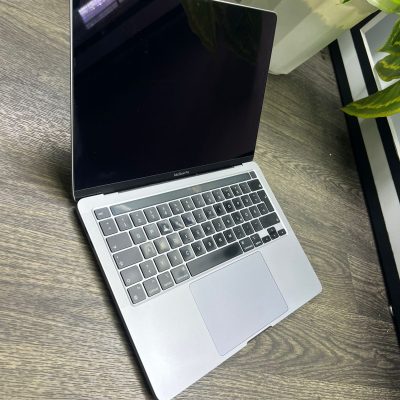 2020 Apple MacBook Pro with Apple M1 Chip (13-inch, 16GB RAM, 256GB SSD Storage) (QWERTY English) Space Gray (Renewed) | 16GB RAM, 256GB SSD Storage, QWERTY English, Renewed