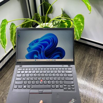 Lenovo ThinkPad X1 Carbon Ultrabook Laptop (20KH003BUE)- Intel Core i7-8550U Processor, 8th Gen, 8GB RAM, 256GB SSD, 14 Inch Display, LED Touchscreen, Windows 11 Pro 64