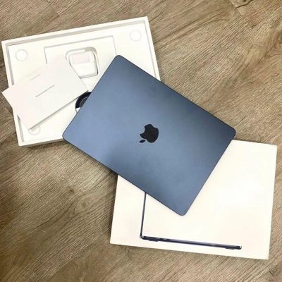 Apple 2025 MacBook Air with Apple M4 Chip, 13-inch, 16GB Unified Memory, 512GB SSD Storage (QWERTY English) Midnight (Renewed)